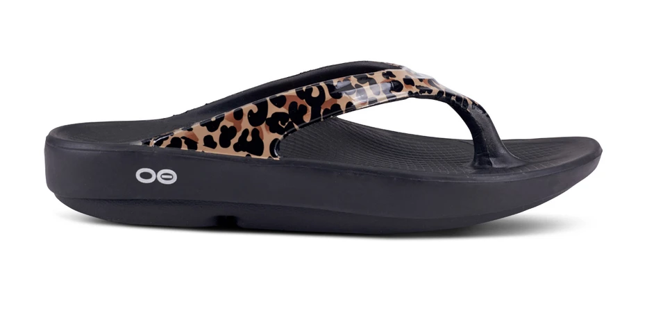 タグ付き未使用品　OOFOS Oolala Women's ブラック W6 31_1204_1597329977329.jpg
